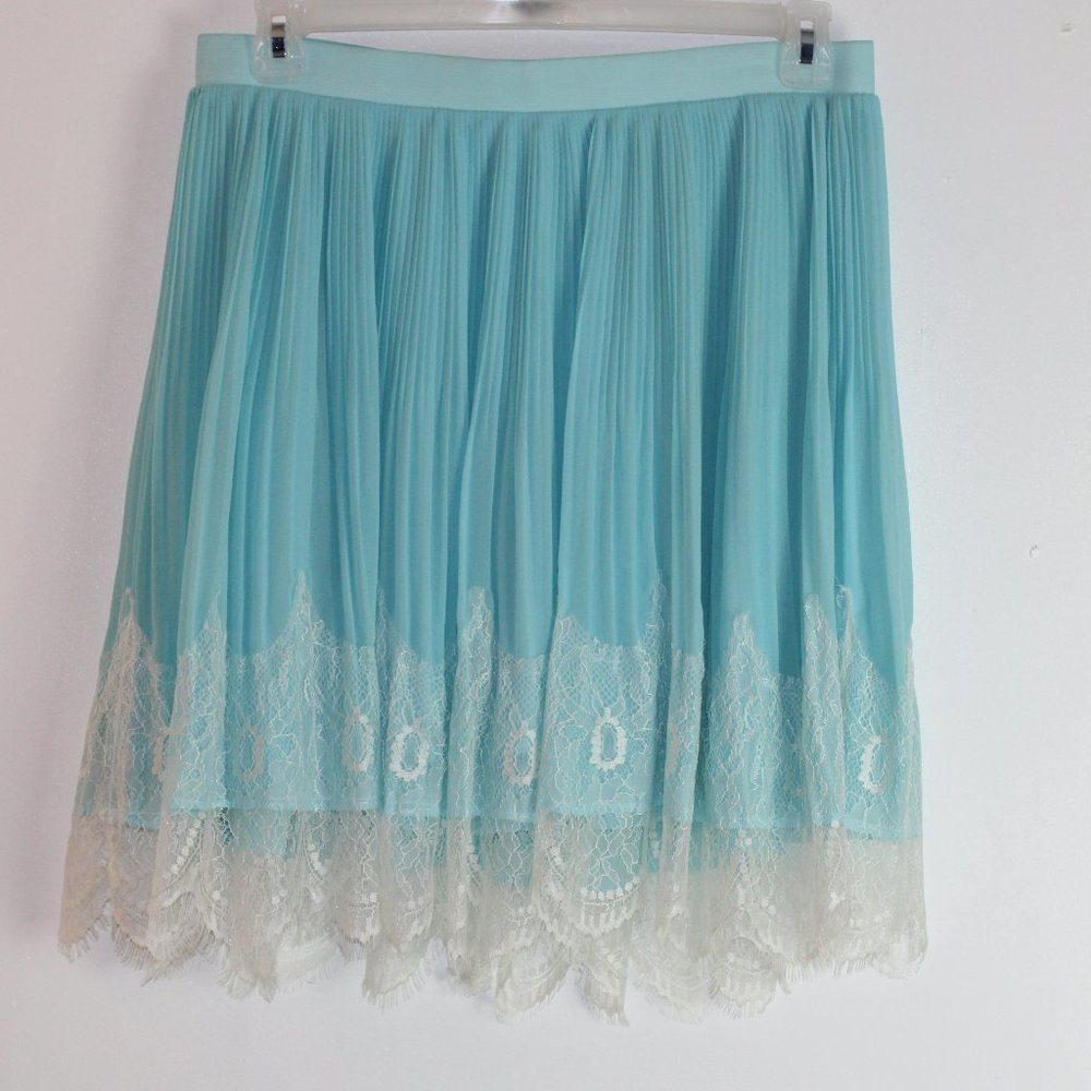 Torrid Turq Chiffon Lace Skater Skirt pleated Size 12